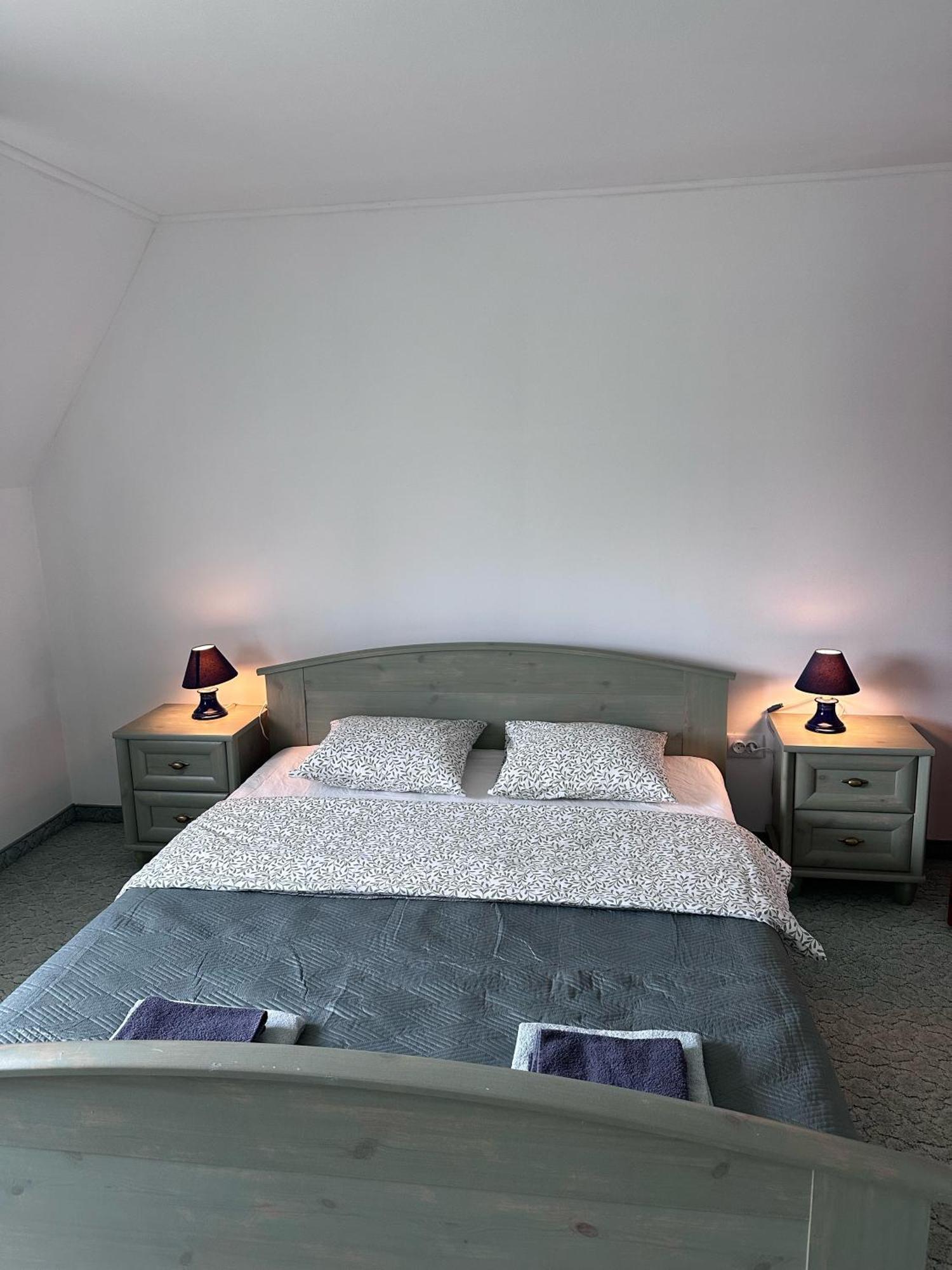 Eden Panzio Aparthotel Buk Ngoại thất bức ảnh