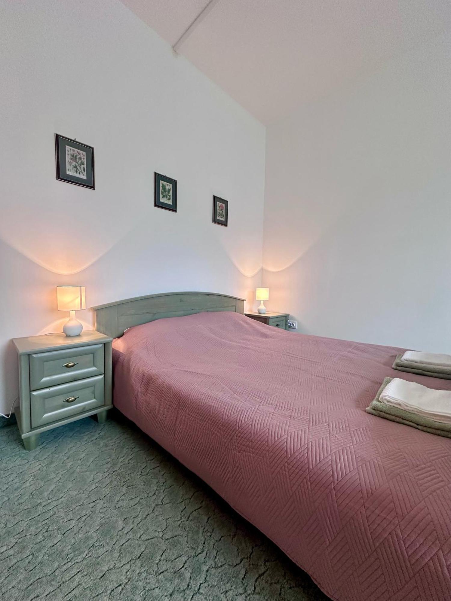 Eden Panzio Aparthotel Buk Ngoại thất bức ảnh