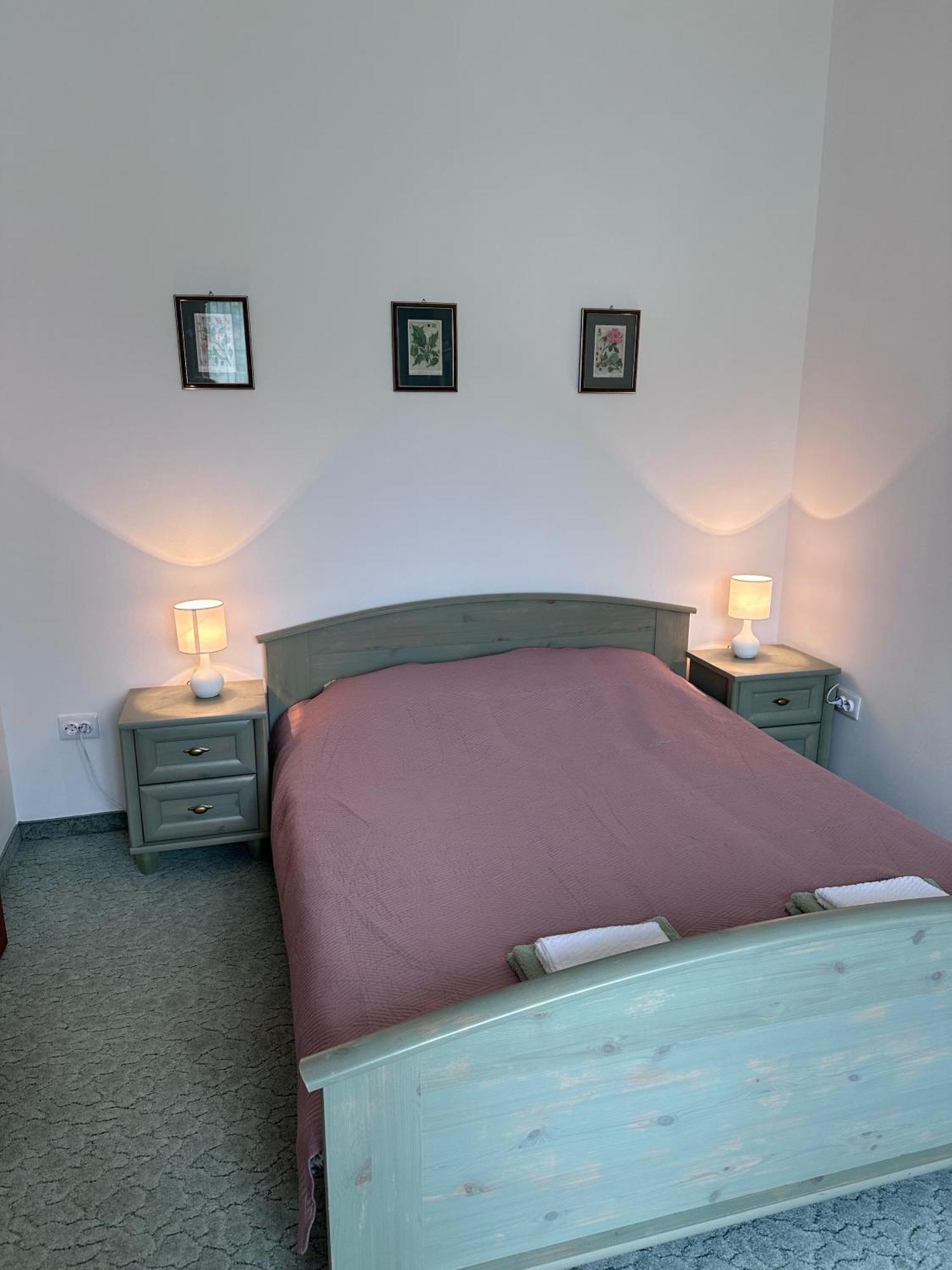 Eden Panzio Aparthotel Buk Ngoại thất bức ảnh