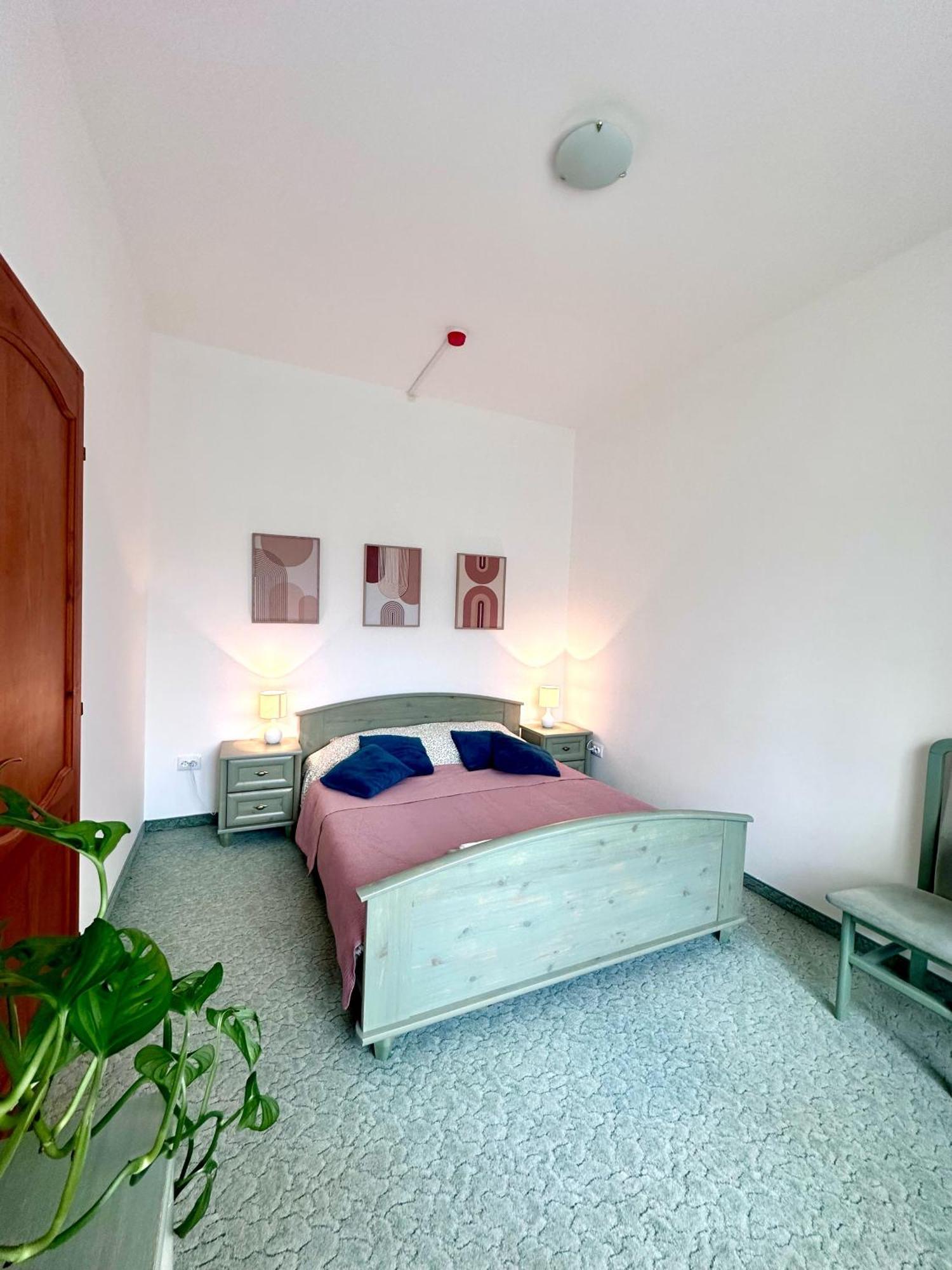 Eden Panzio Aparthotel Buk Ngoại thất bức ảnh