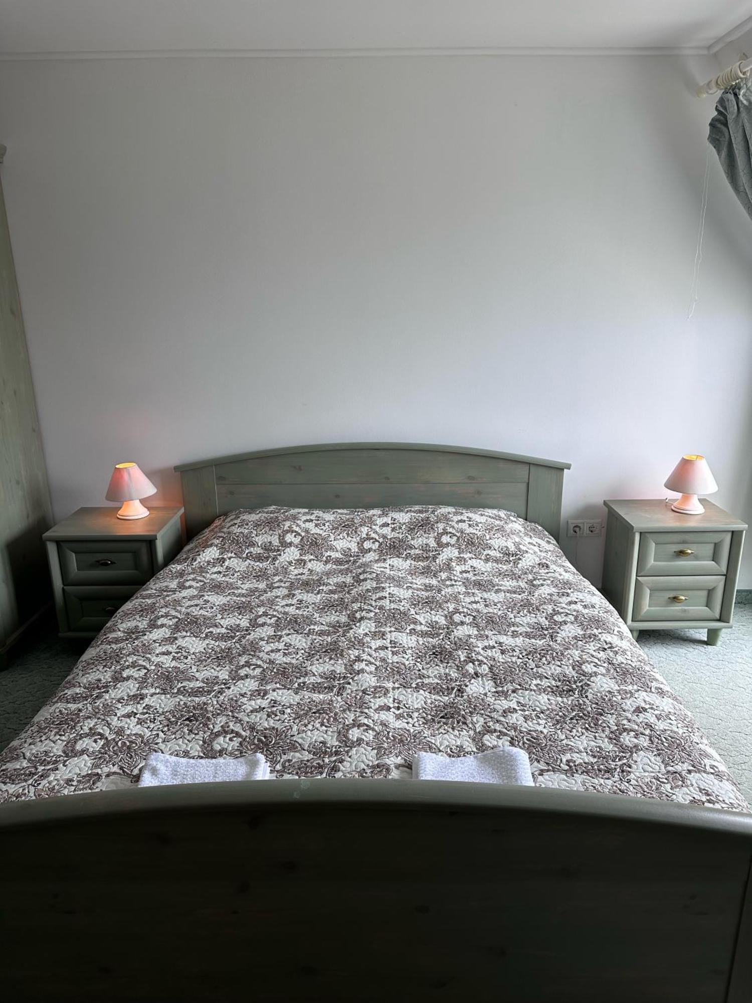 Eden Panzio Aparthotel Buk Ngoại thất bức ảnh
