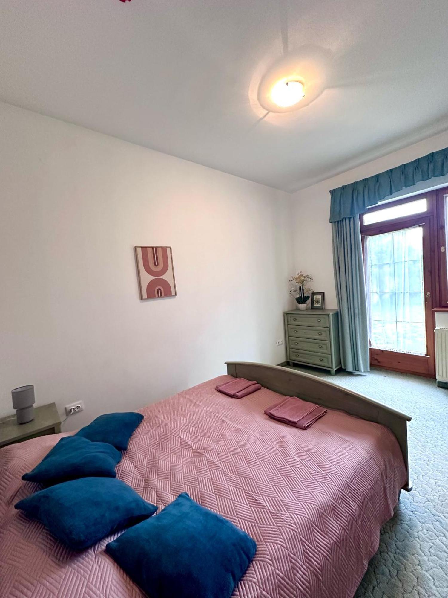 Eden Panzio Aparthotel Buk Ngoại thất bức ảnh