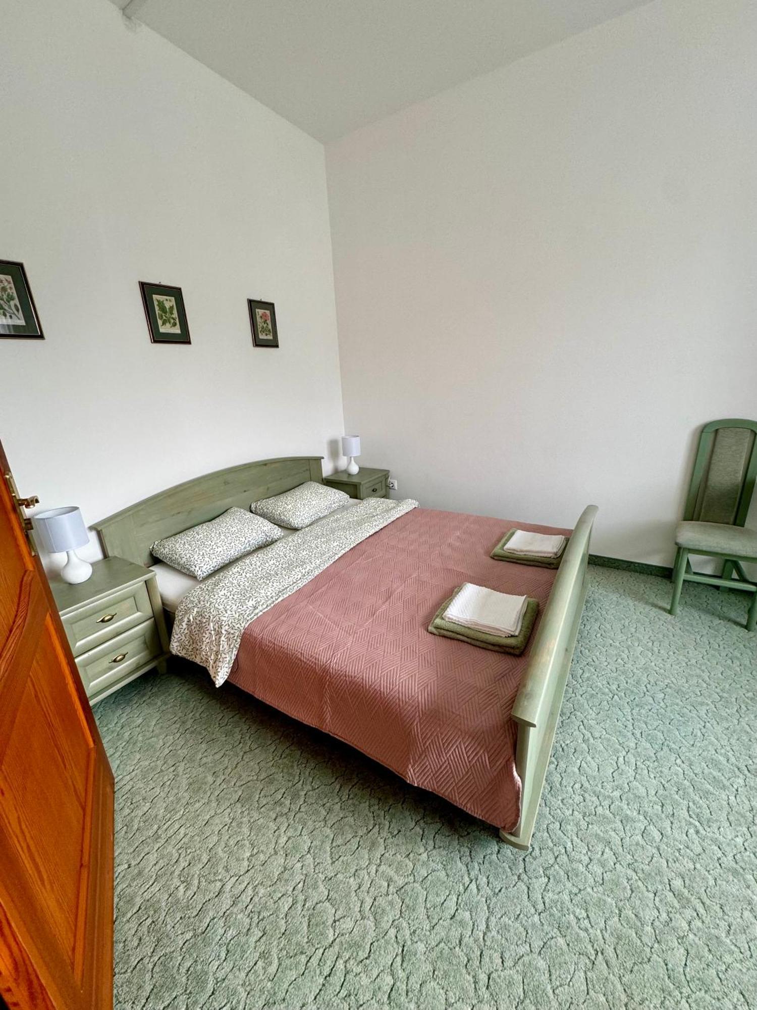 Eden Panzio Aparthotel Buk Ngoại thất bức ảnh