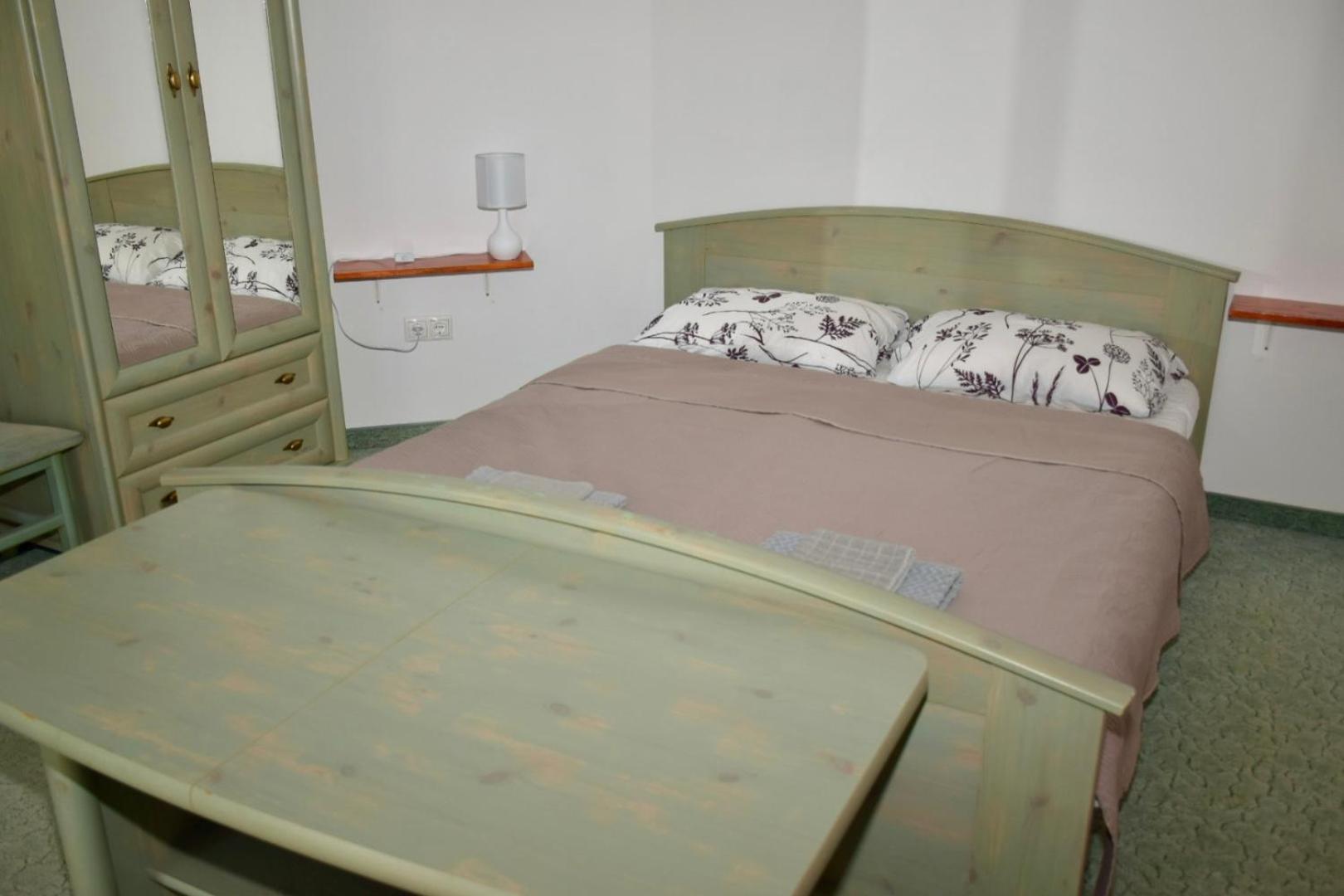 Eden Panzio Aparthotel Buk Ngoại thất bức ảnh